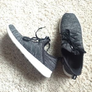 Adidas Cloudform Running Athletic Shoe Like New 10